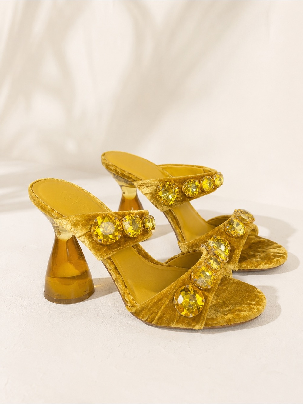 NWT Gianni Bini News-Flash Velvet Jewel Ornament Dress Slide Sandals Sz 6,5 - Picture 1 of 13